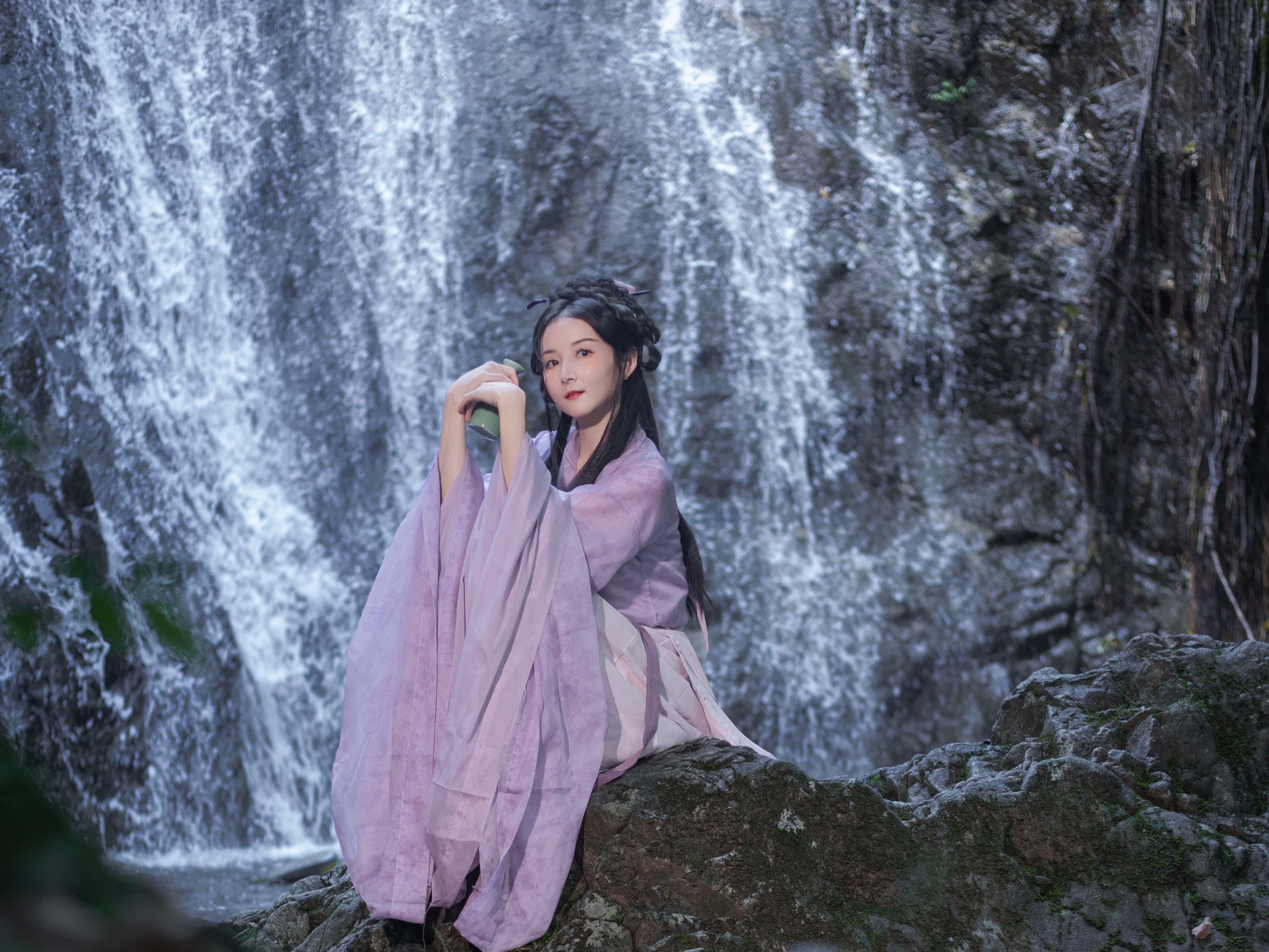 瀑布与汉服的碰撞