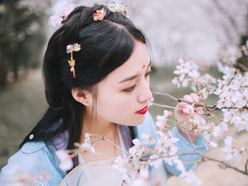 惆怅东栏一株雪