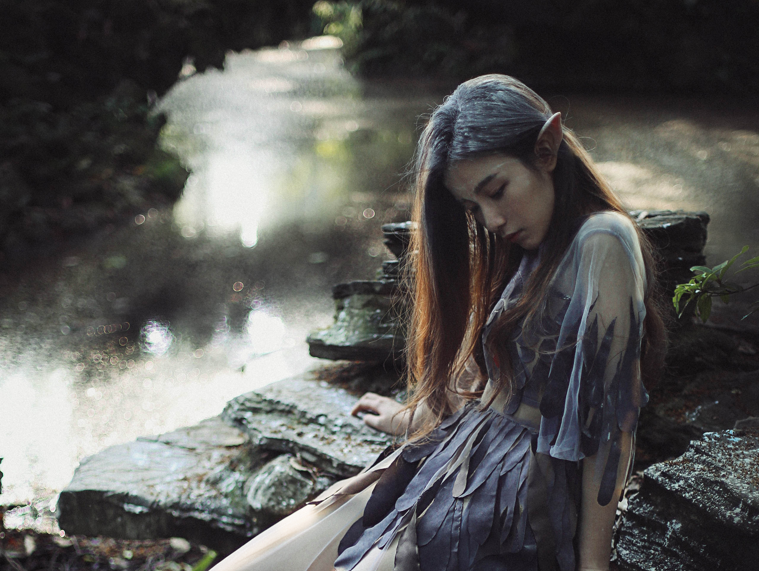 认得醉翁语，山色有无中。一千顷，都镜净，倒碧峰。 