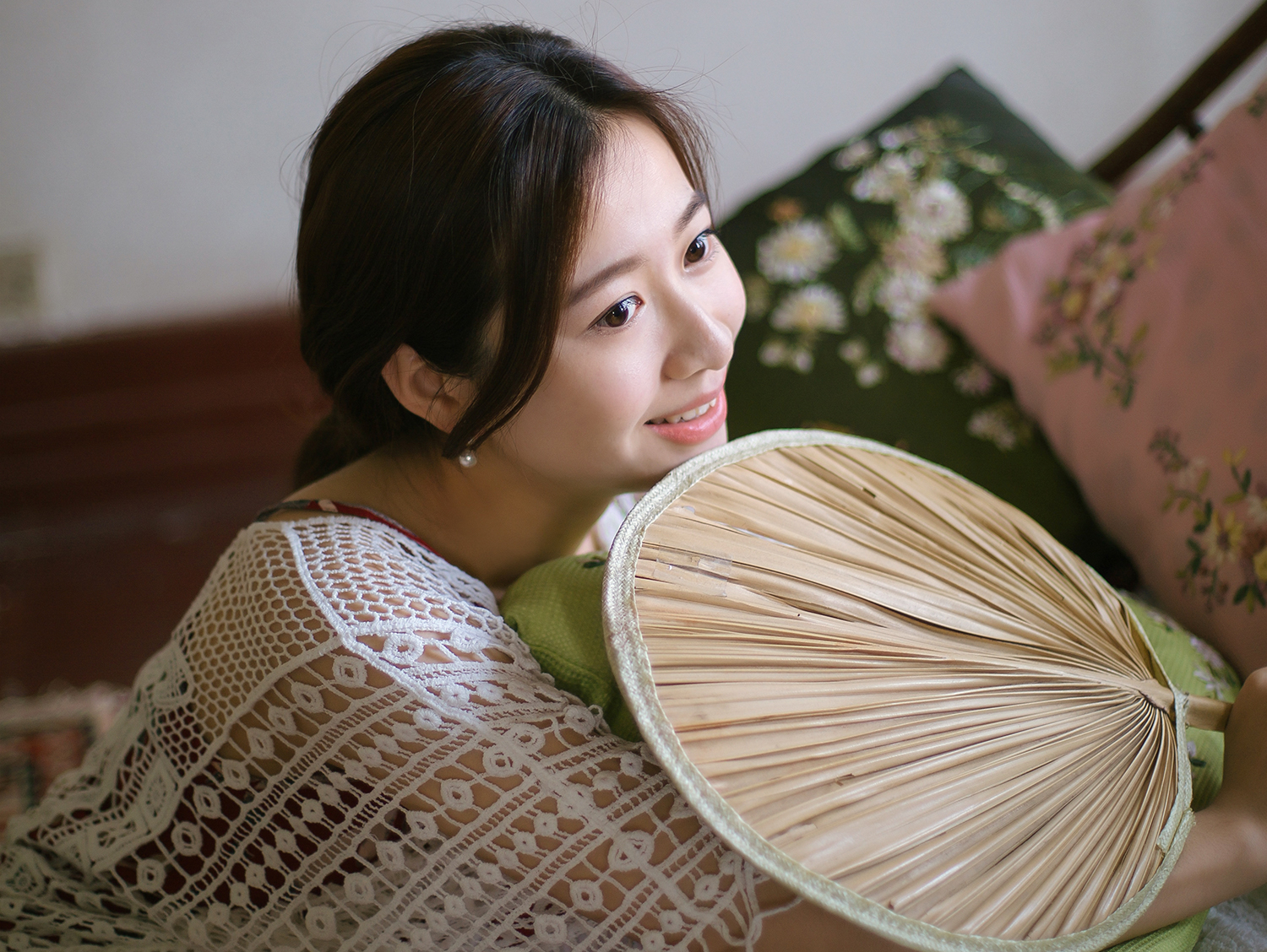 你现在的气质里，藏着你走过的路，读过的书和爱过的人。