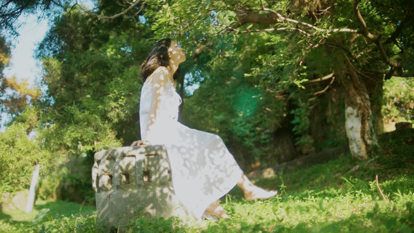 喜欢初夏透着光的树林（图ZNDk1Njc5Njg=） - 人像摄影 - 站酷设计师洗衣机它转疯了原创素材 - 站酷ZCOOL