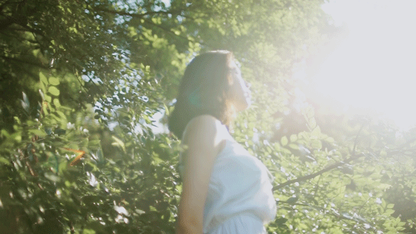 喜欢初夏透着光的树林（图ZNDk1NjgwMjg=） - 人像摄影 - 站酷设计师洗衣机它转疯了原创素材 - 站酷ZCOOL