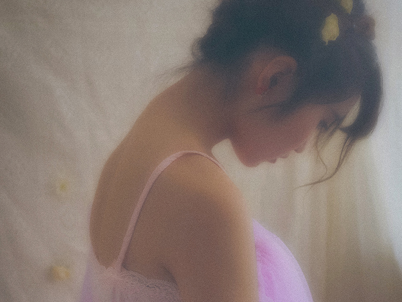 Girl feelings is always poetry 