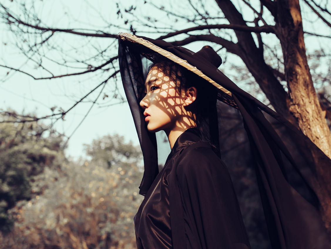 独立寒江·曲无忆